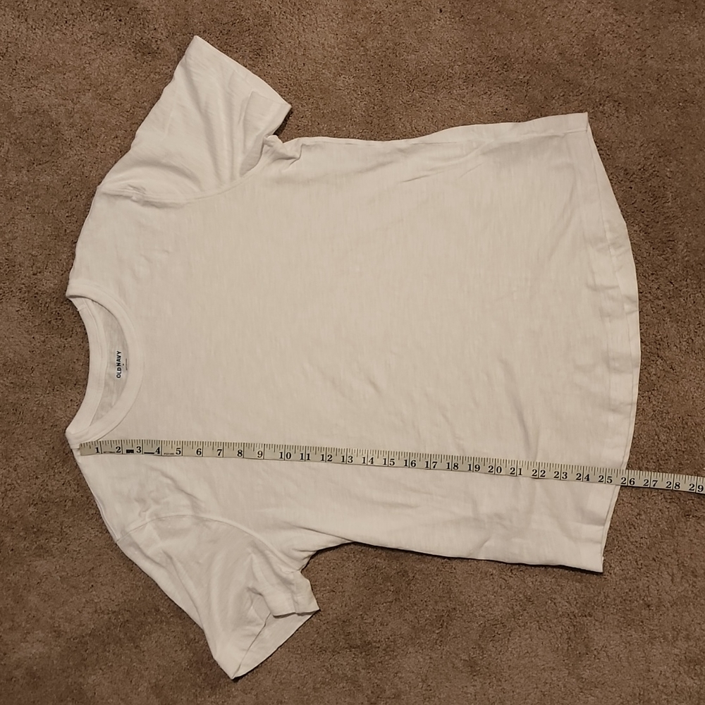 Old Navy tshirt